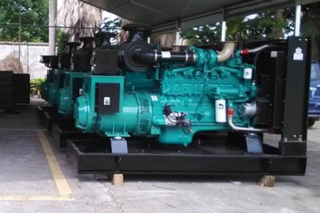 選擇寧波康明斯發(fā)電機(jī)組租賃商時(shí)需要注意哪些?